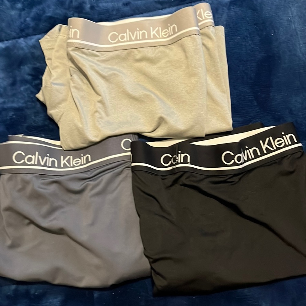 Men’s Calvin Klein boxer briefs, new never worn